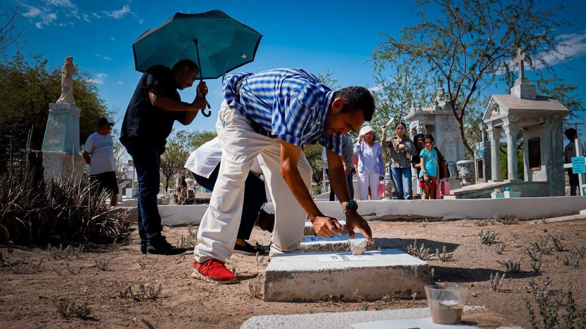 Conmemoran a 11 obreros fallecidos en la construcción de las vías ferroviarias